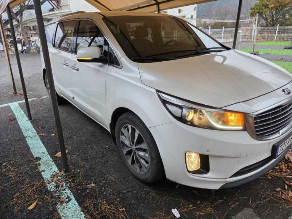 KIA Carnival - Vista 2