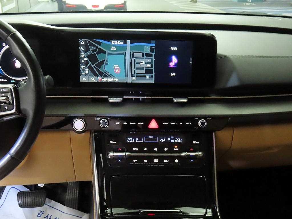 KIA Carnival - Vista 11