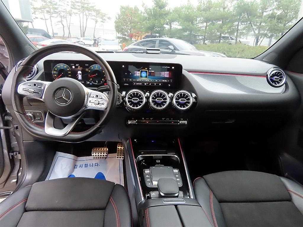 Mercedes Benz GLA Class - Vista 7