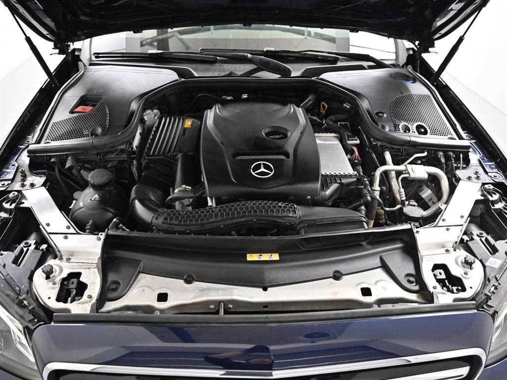 Mercedes Benz E class - Vista 6