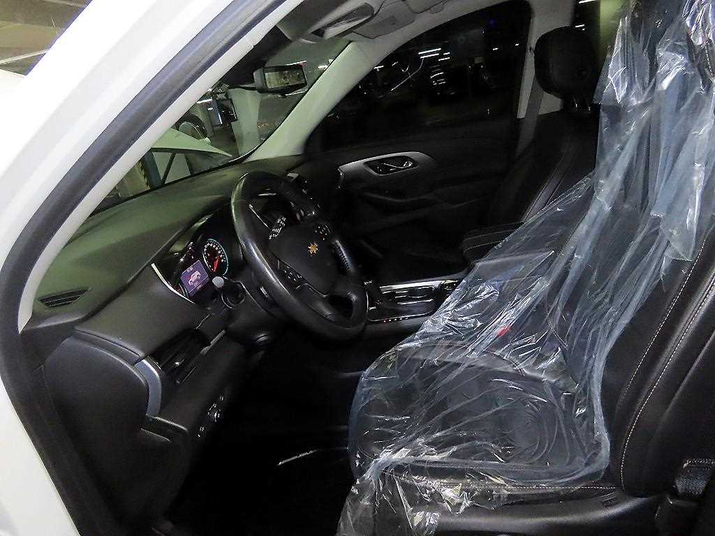 Chevrolet Travers - Vista 6