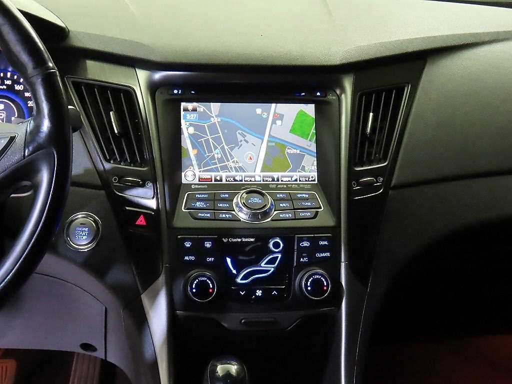 HYUNDAI Sonata - Vista 11