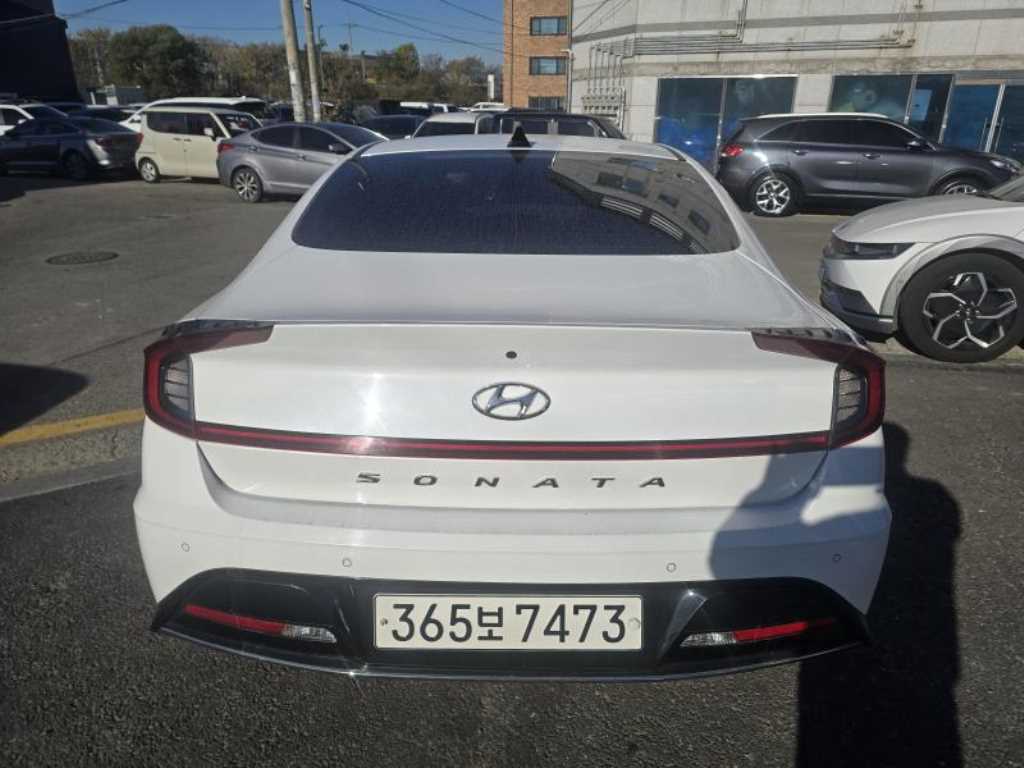 HYUNDAI Sonata - Vista 3