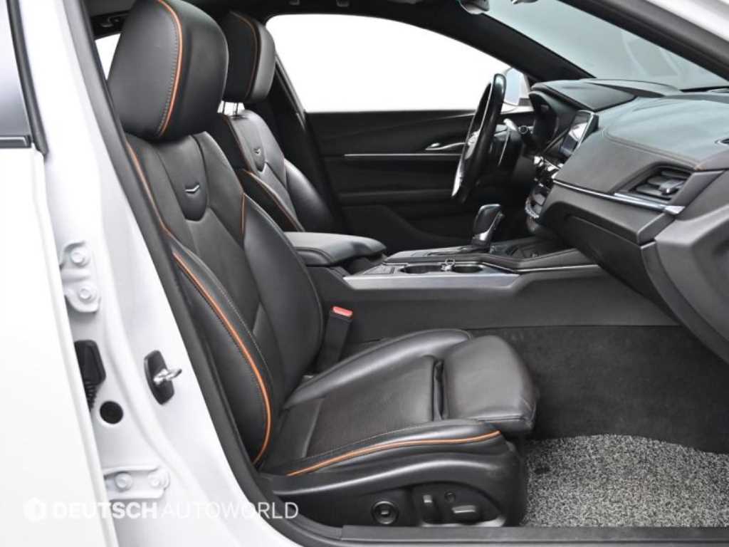 Cadillac CT4 - Vista 10