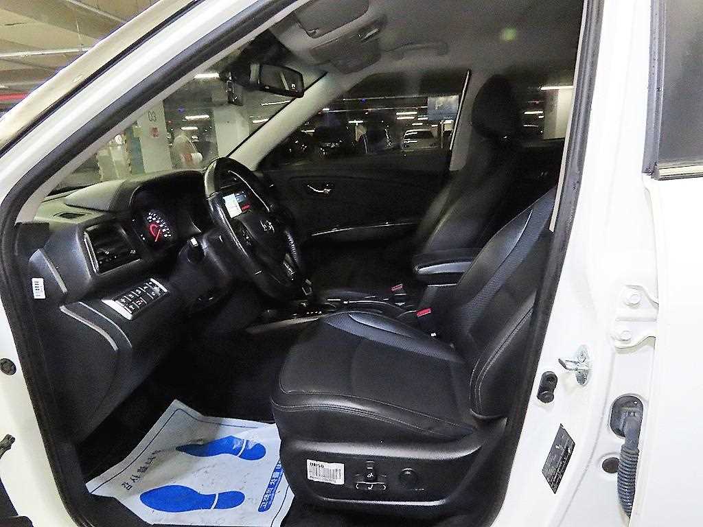 Ssangyong Tivoli - Vista 6