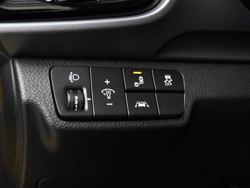 KIA Stonic 2018 Amarillo - Importación desde Corea - HF Imports Iquique - Foto 17