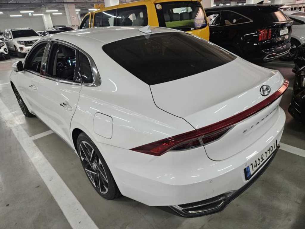 HYUNDAI Grandeur - Vista 2