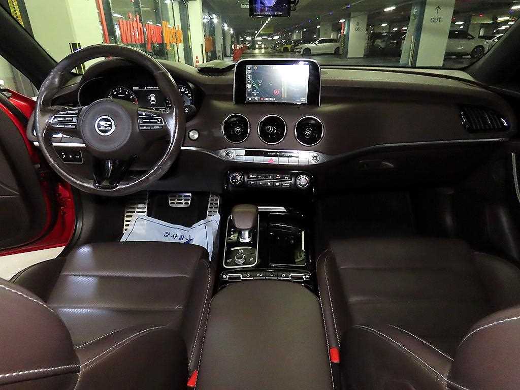 KIA Stinger - Vista 10