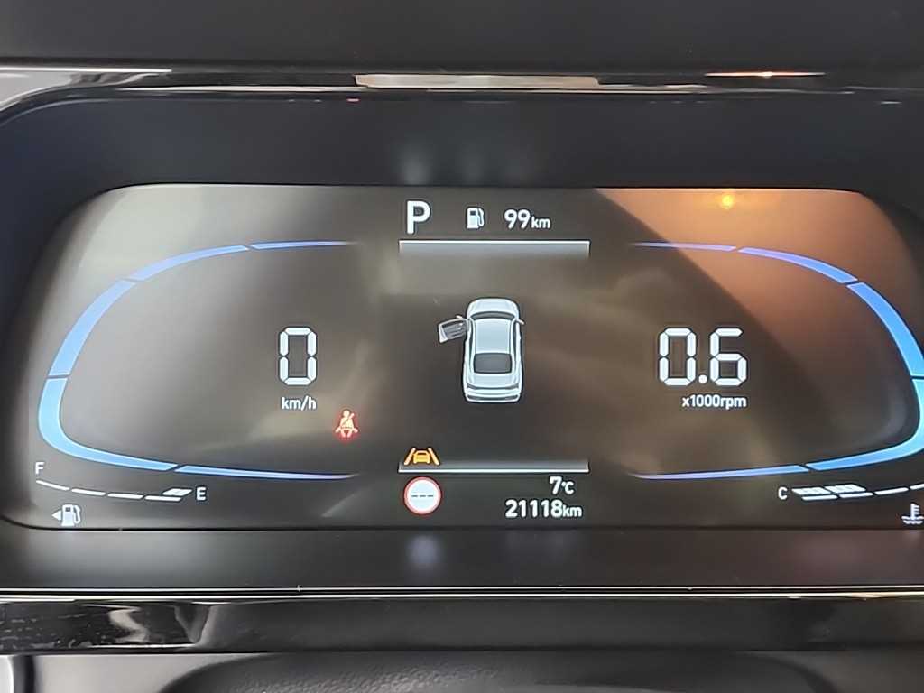 HYUNDAI Avante - Vista 6