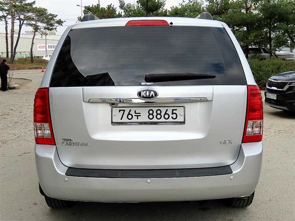 KIA Carnival - Vista 4