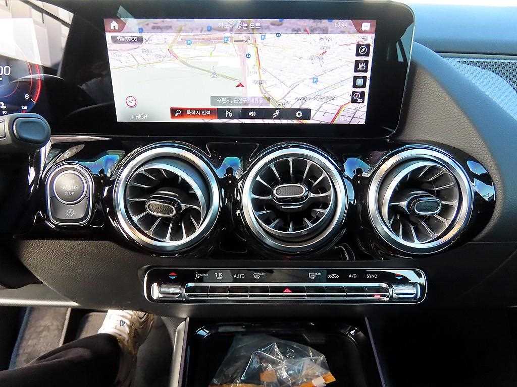 Mercedes Benz GLA Class - Vista 11