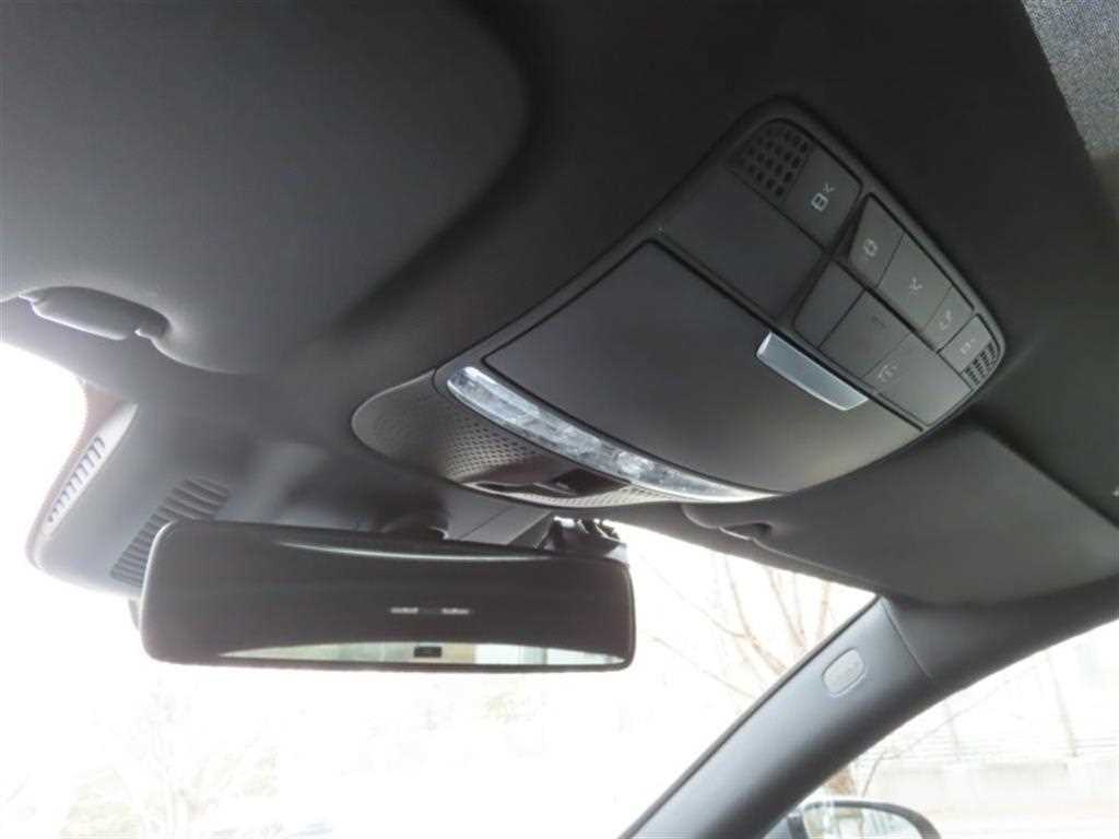 Mercedes Benz E class - Vista 11