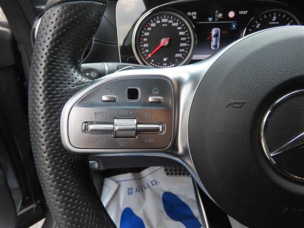 Mercedes Benz E class - Vista 12