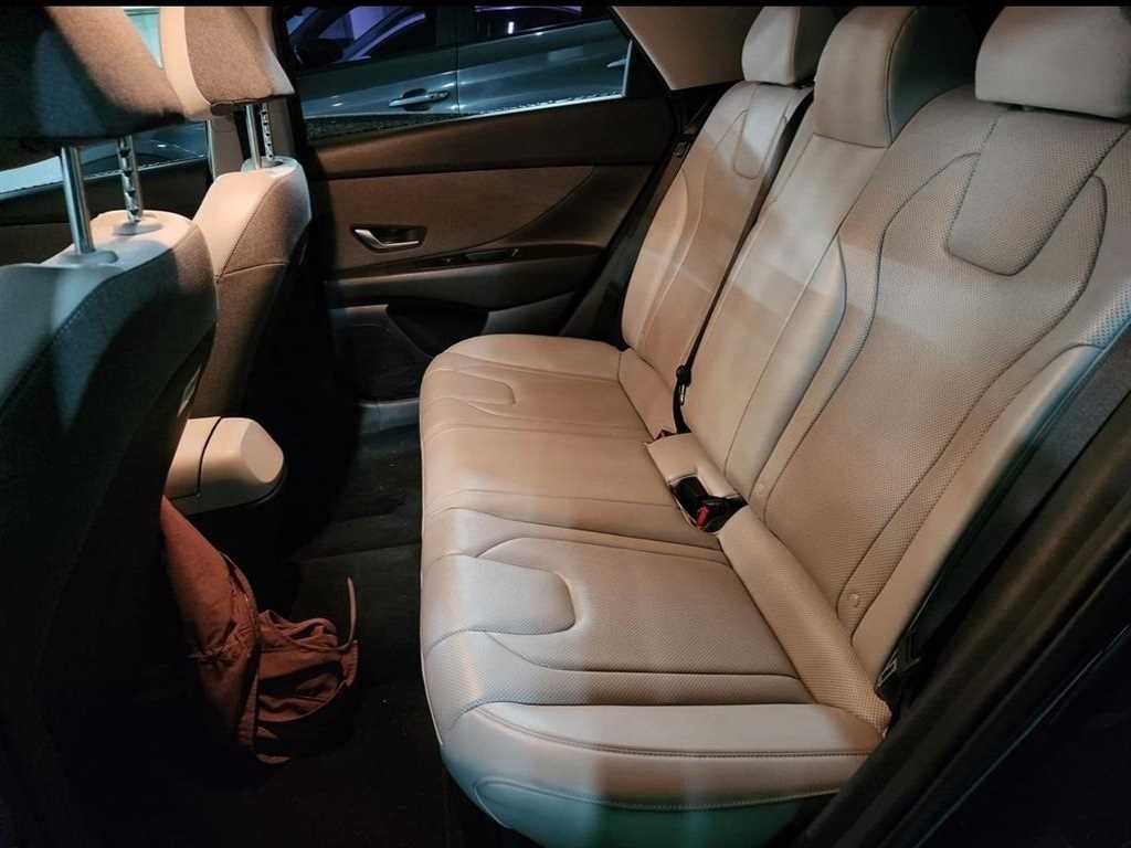 HYUNDAI Avante - Vista 8