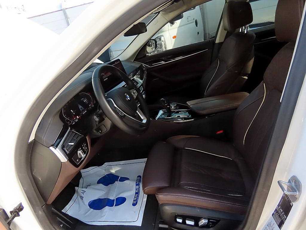 BMW 5 Series - Vista 5