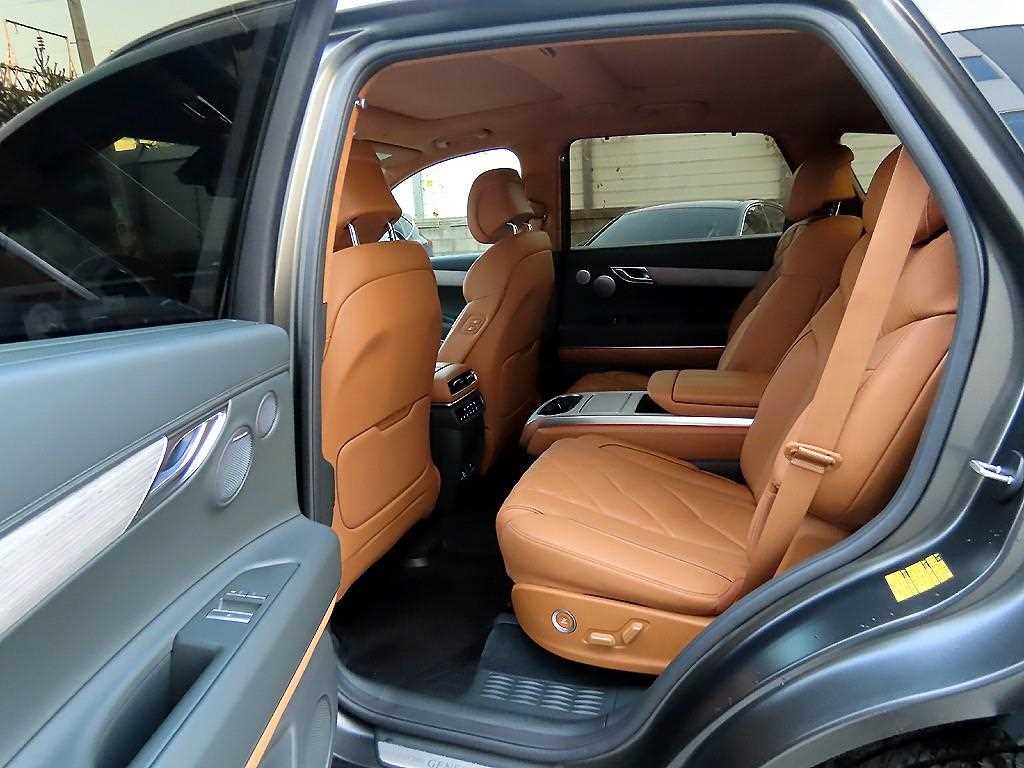 Genesis GV80 - Vista 6