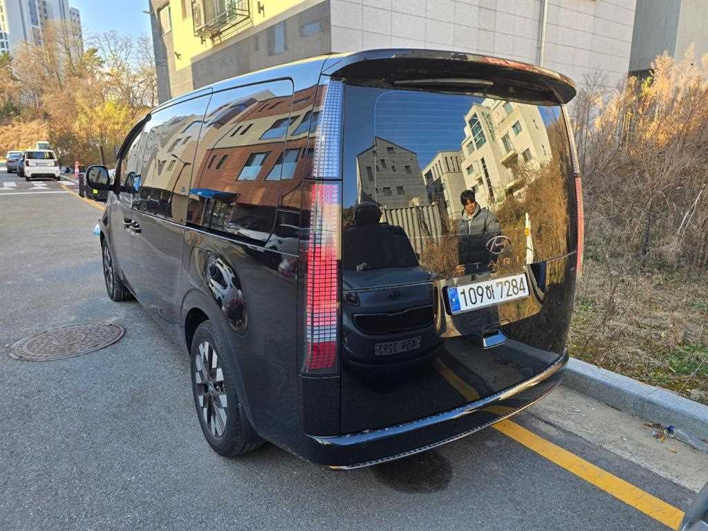 HYUNDAI Staria - Vista 4