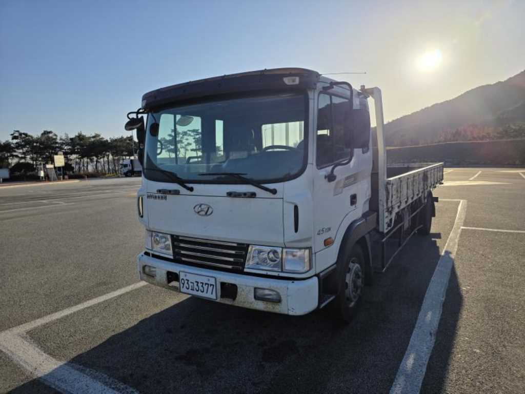 medium and large cargo Cargo 2011 Blanco - Importación desde Corea - HF Imports Iquique - Foto 1