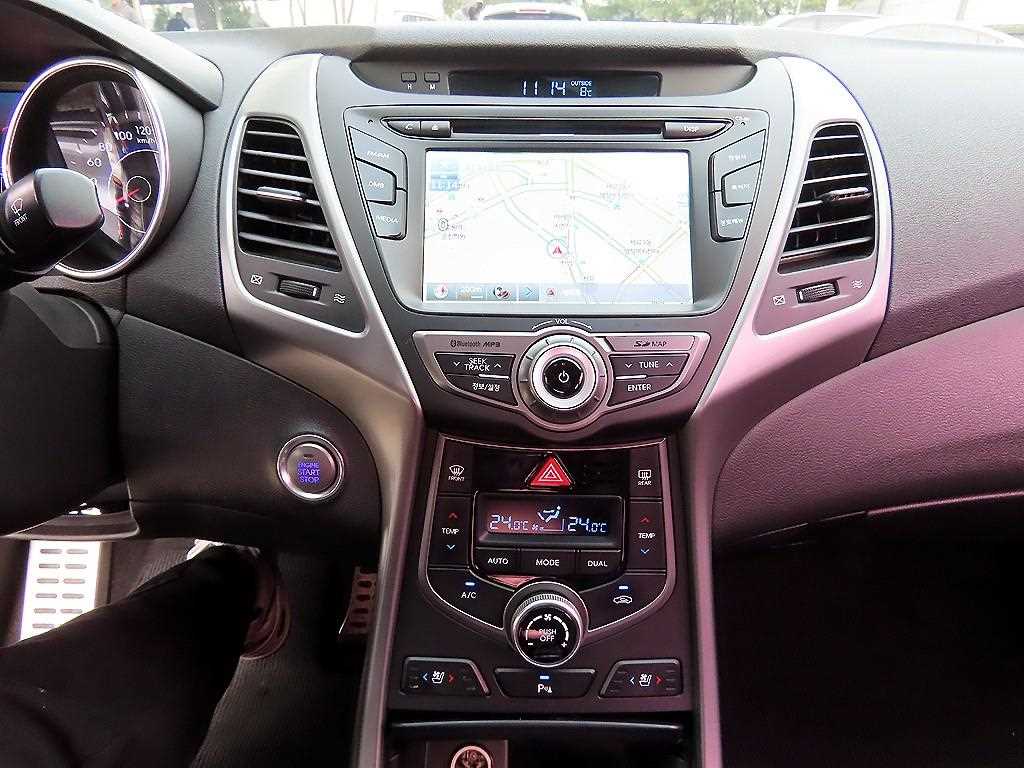 HYUNDAI Avante 2016 Blanco - Importación desde Corea - HF Imports Iquique - Foto 14