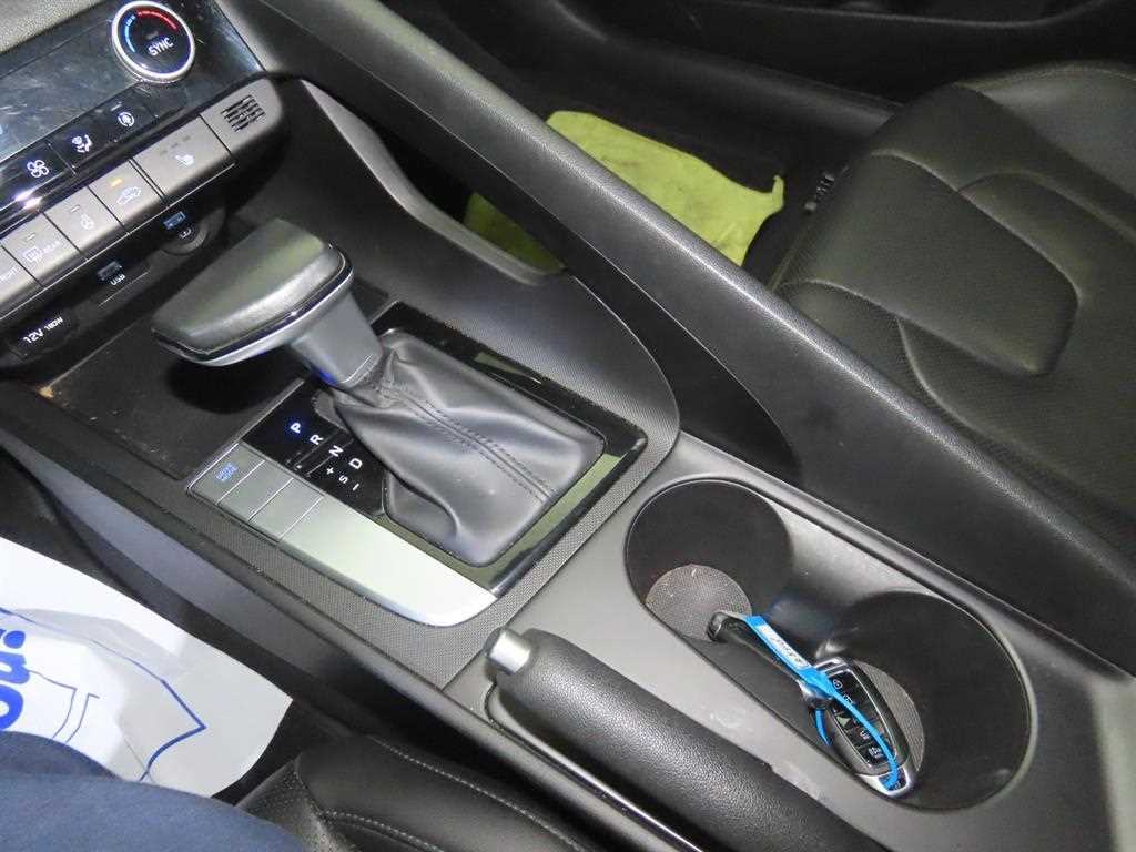 HYUNDAI Avante - Vista 12