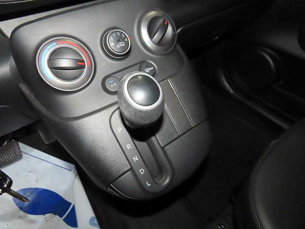 HYUNDAI Casper - Vista 12