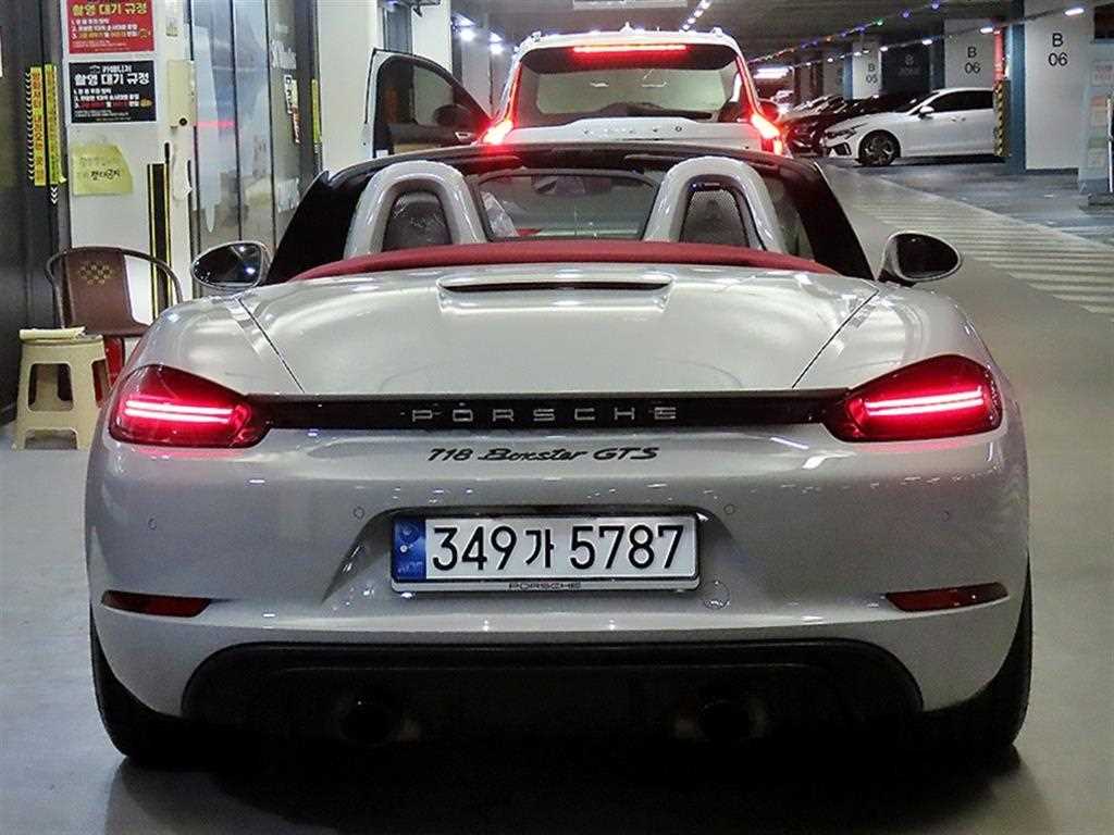 Porsche 718 - Vista 10