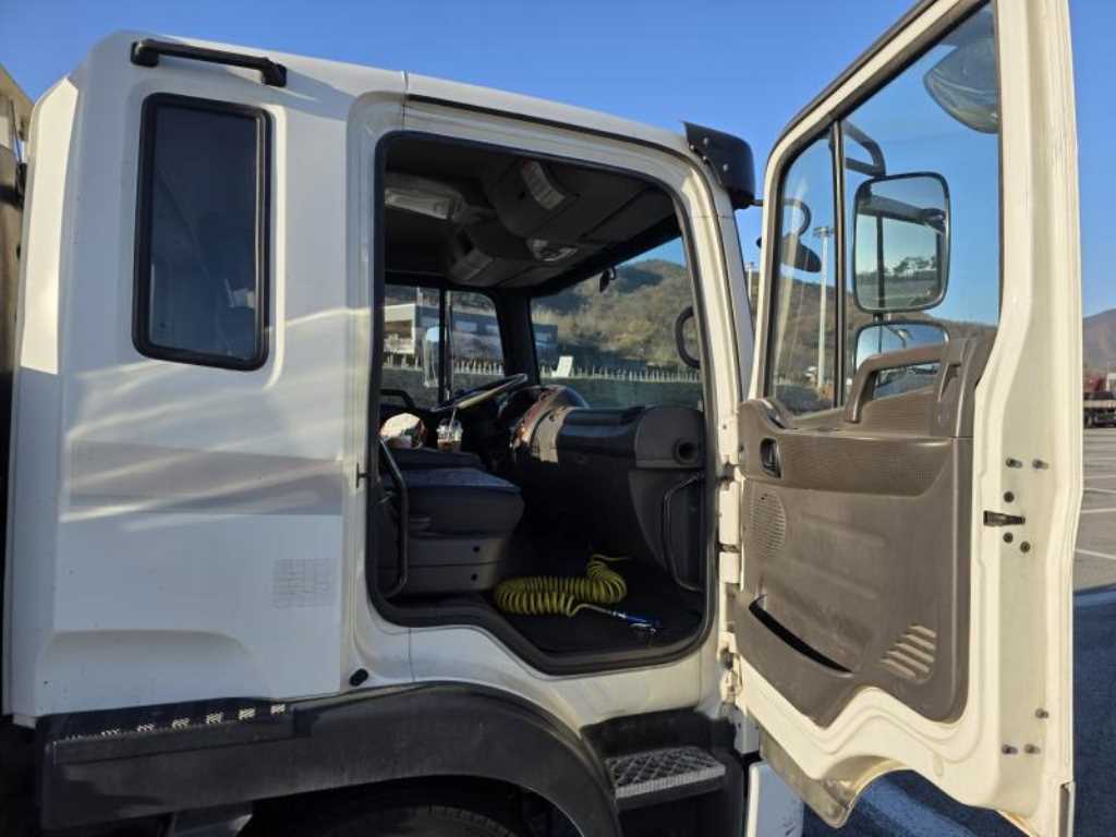 medium and large cargo Cargo - Vista 9