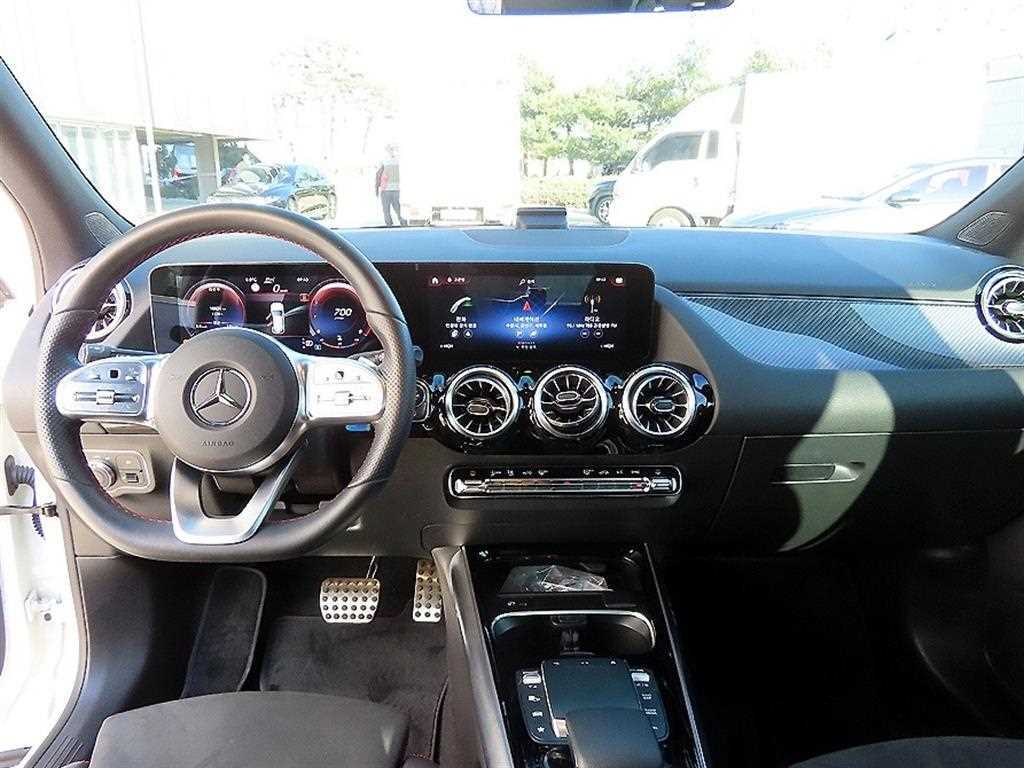 Mercedes Benz GLA Class - Vista 7