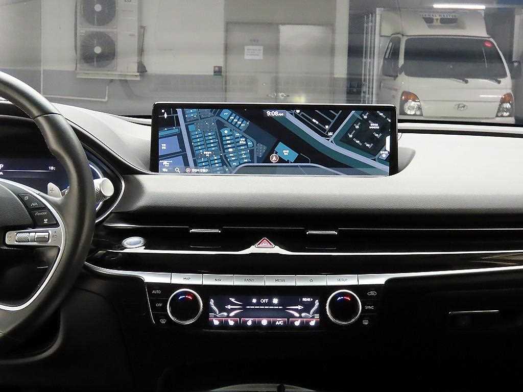 Genesis G80 - Vista 8