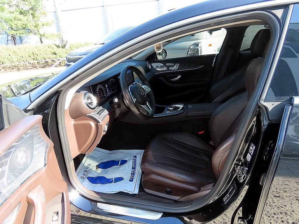 Mercedes Benz CLS Class - Vista 5