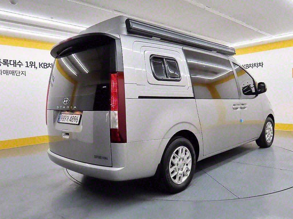 HYUNDAI Staria - Vista 4