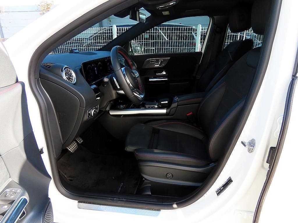 Mercedes Benz GLA Class - Vista 5