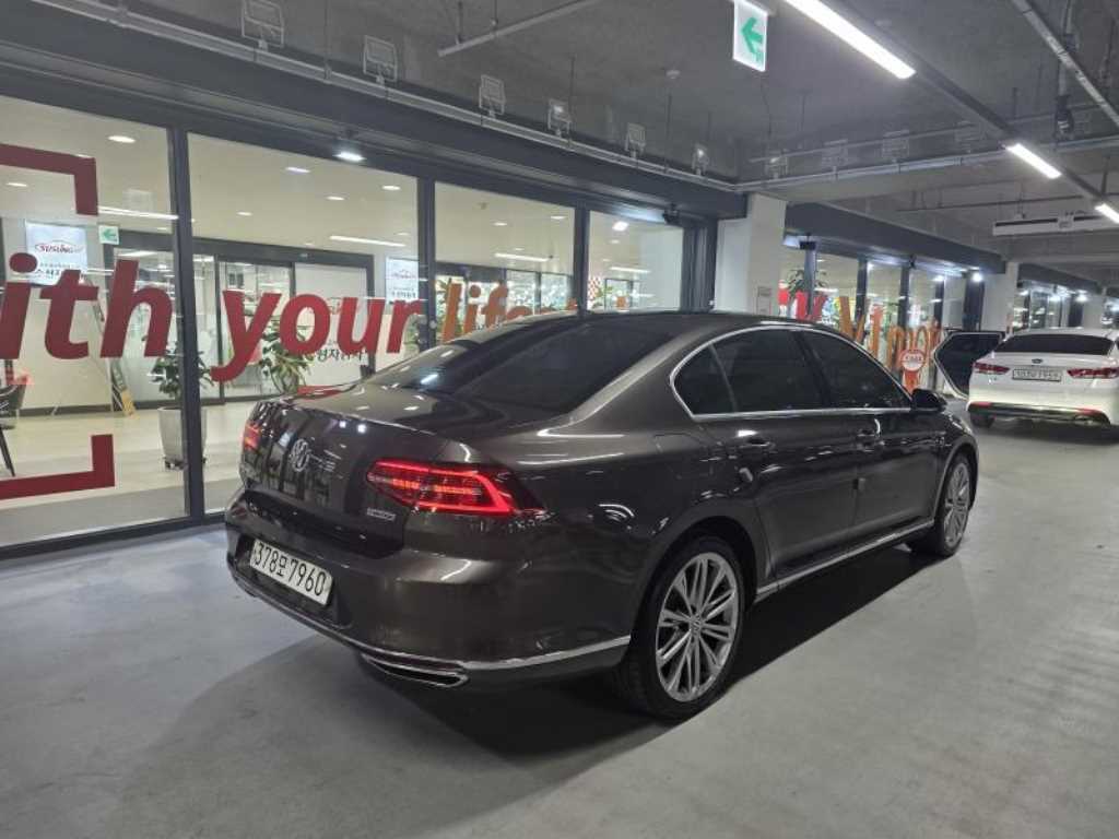 Volkswagen Passat - Vista 4