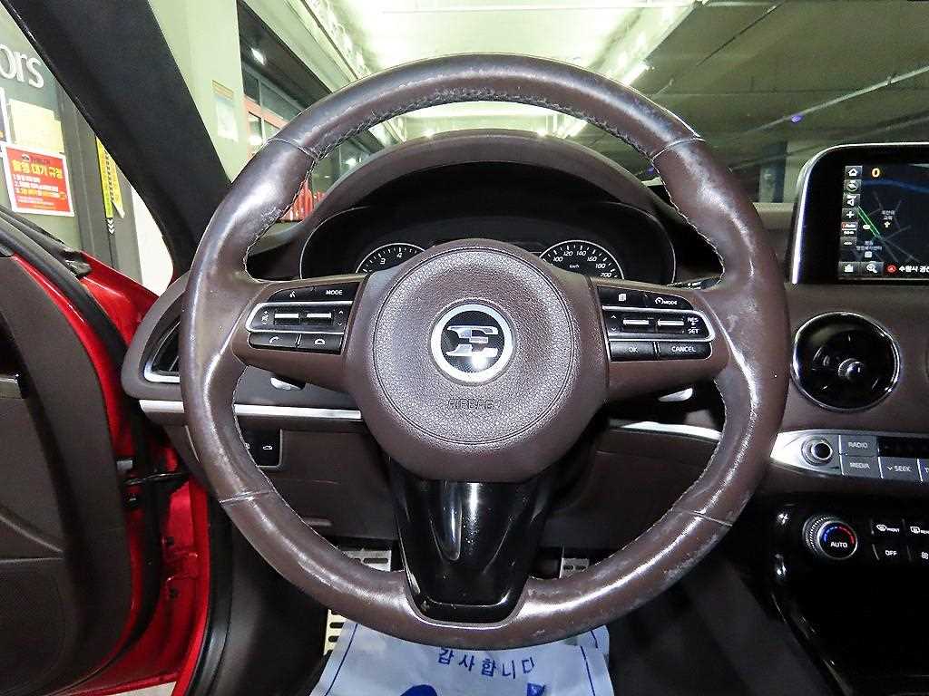 KIA Stinger - Vista 8