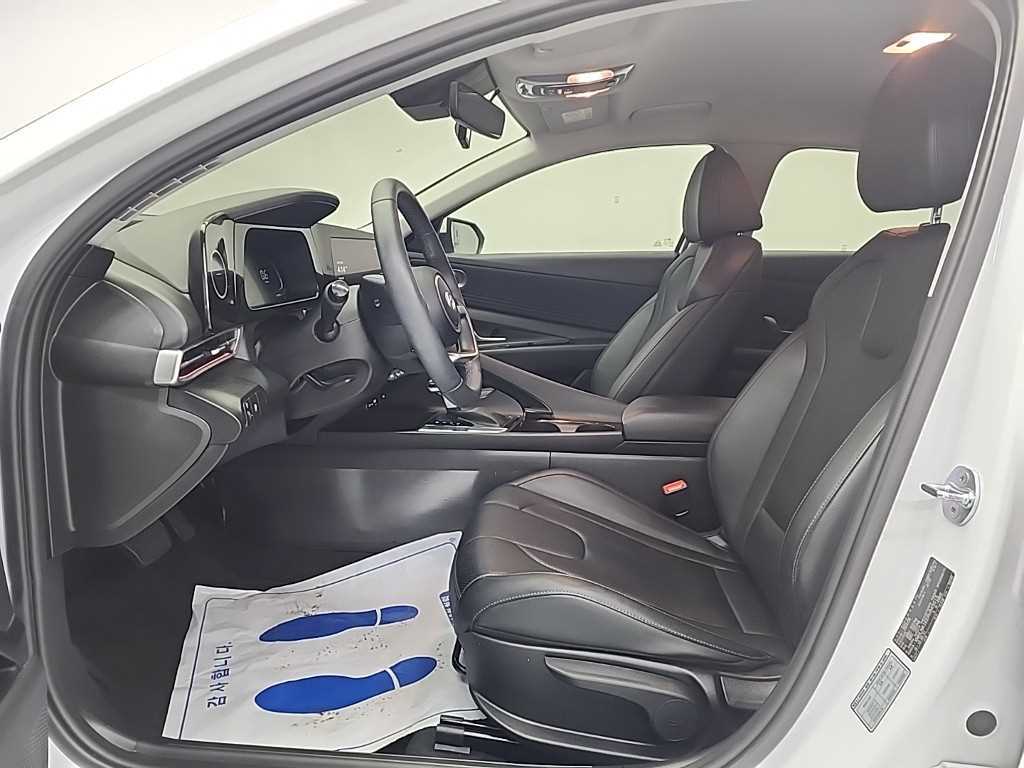 HYUNDAI Avante - Vista 11