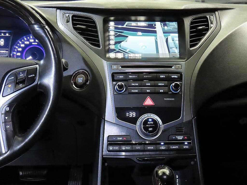 HYUNDAI Grandeur - Vista 11