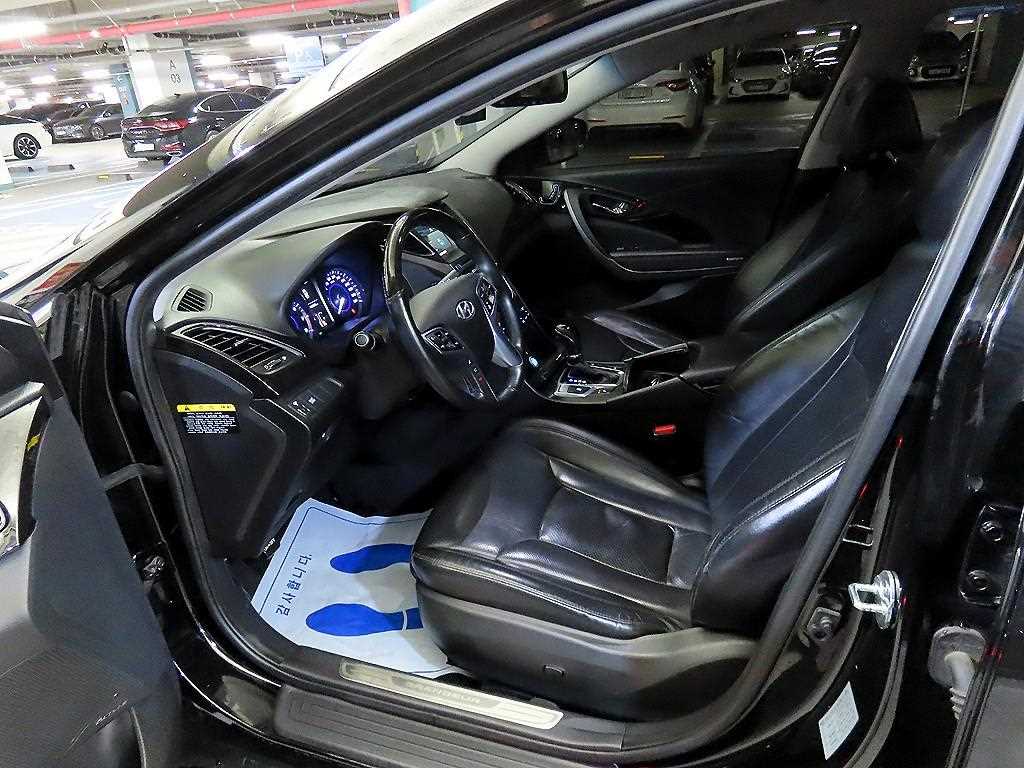 HYUNDAI Grandeur - Vista 6