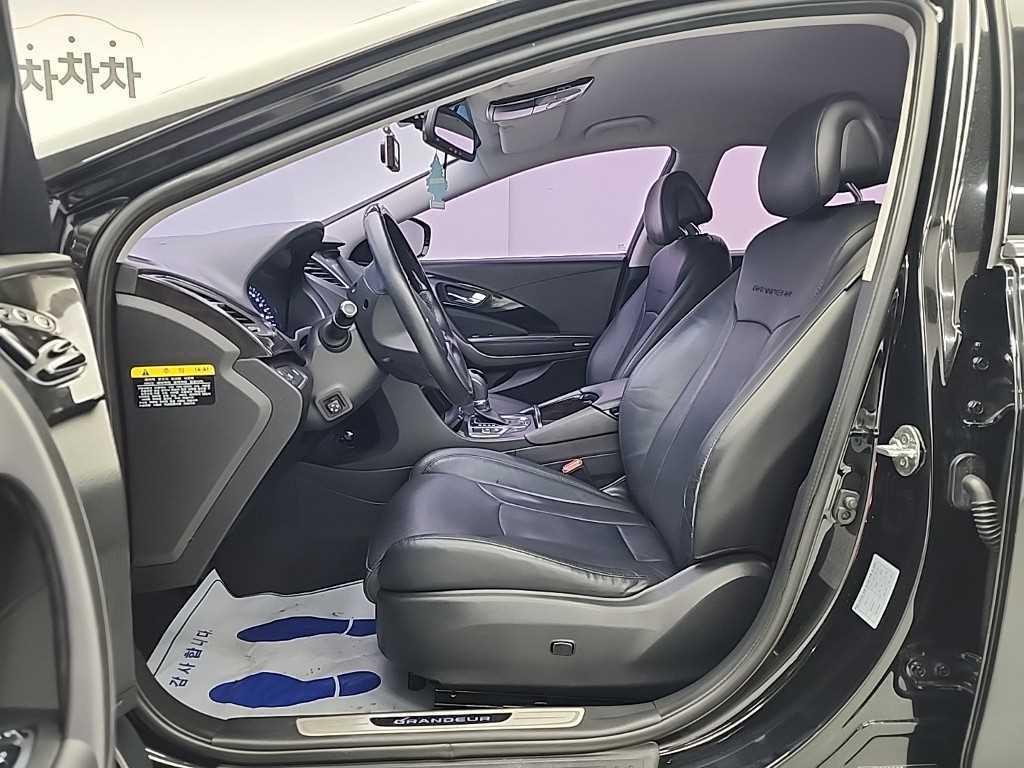 HYUNDAI Grandeur - Vista 11