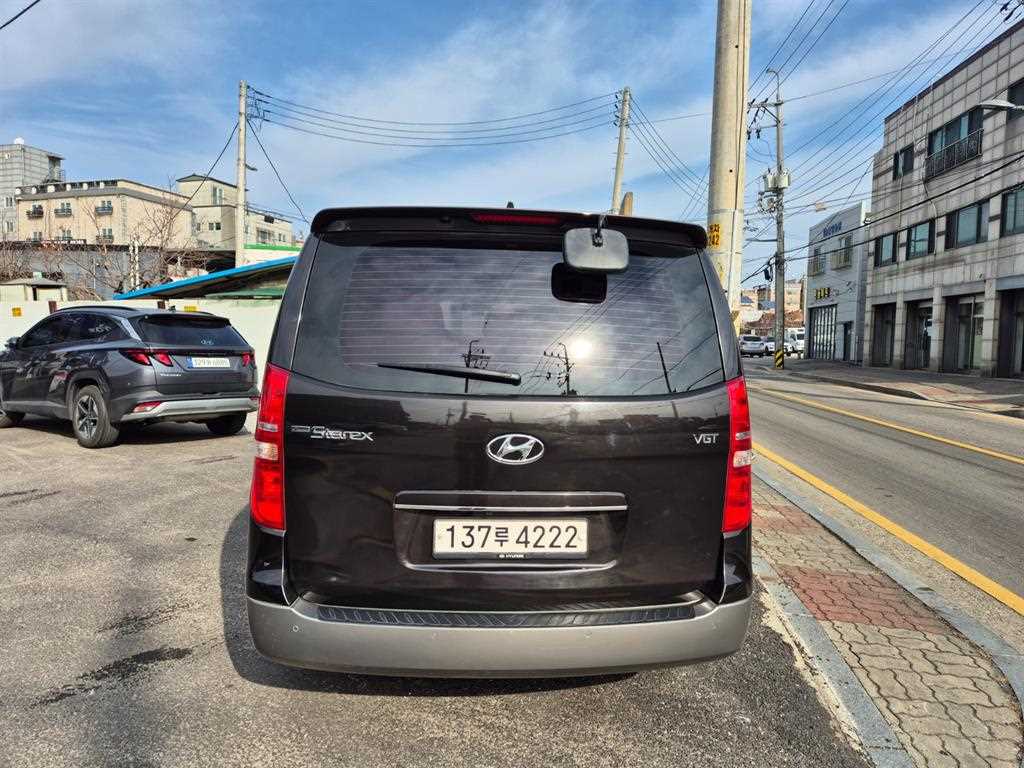 HYUNDAI Starex - Vista 4