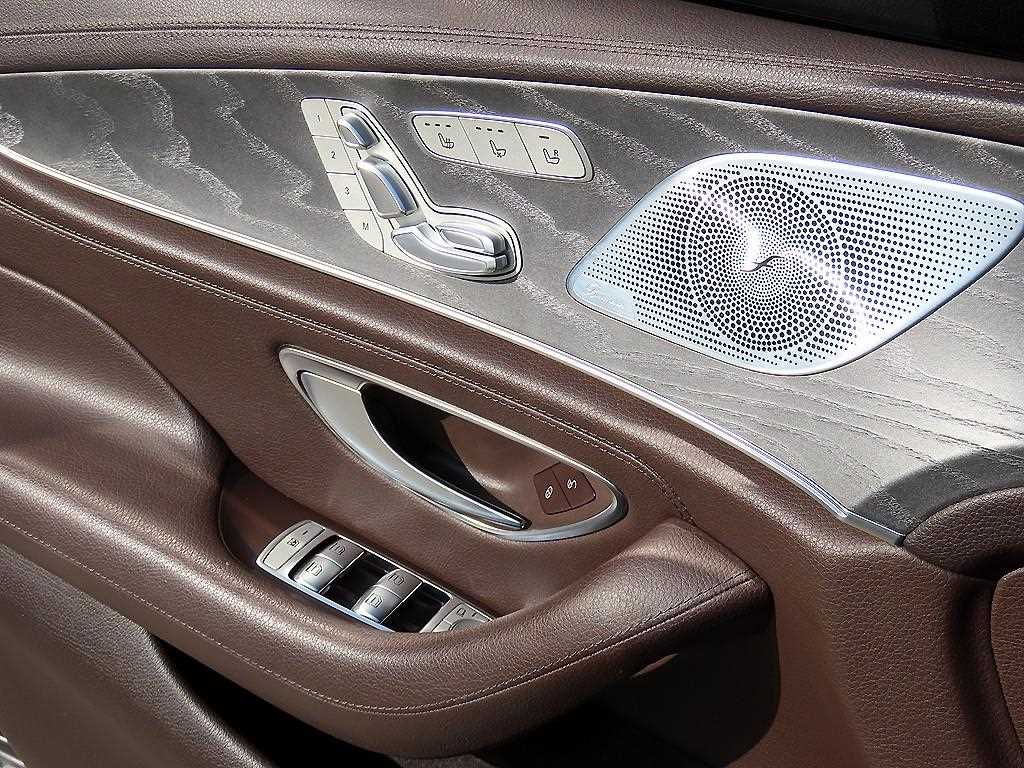 Mercedes Benz CLS Class - Vista 12