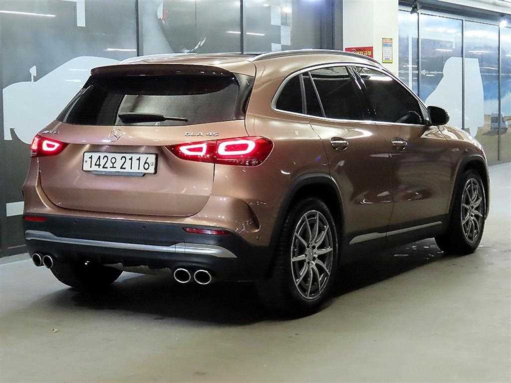 Mercedes Benz GLA Class - Vista 4