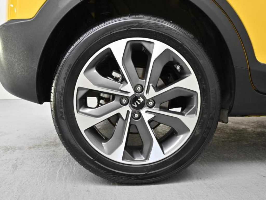 KIA Stonic - Vista 5