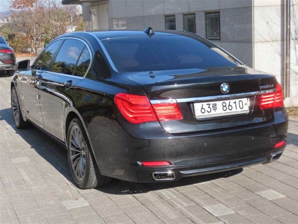 BMW 7 Series - Vista 4