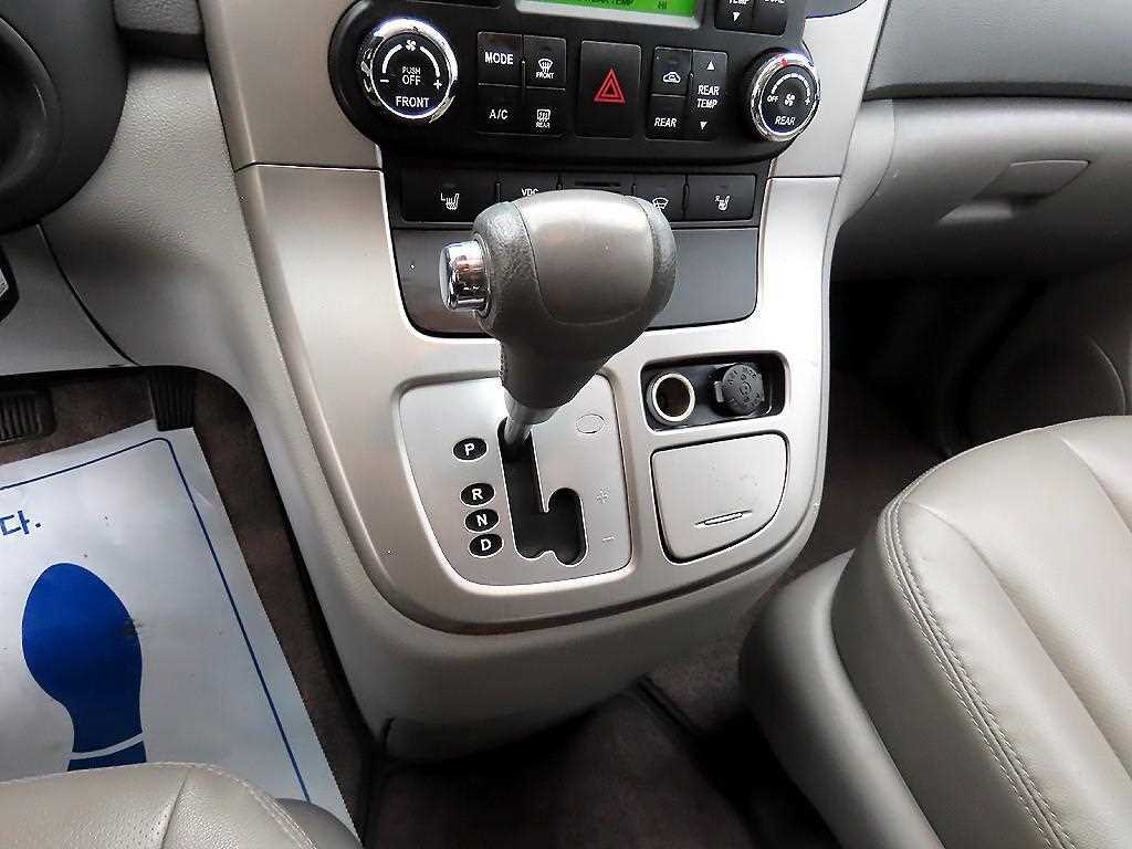 KIA Carnival - Vista 11