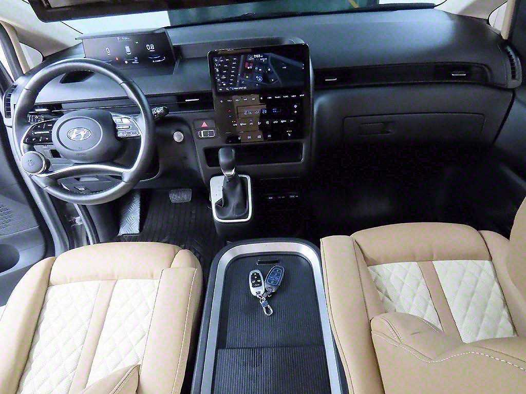 HYUNDAI Staria - Vista 7