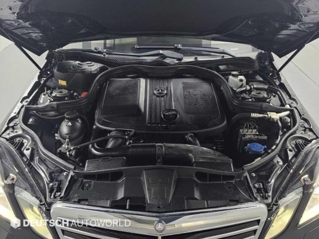 Mercedes Benz E class - Vista 6