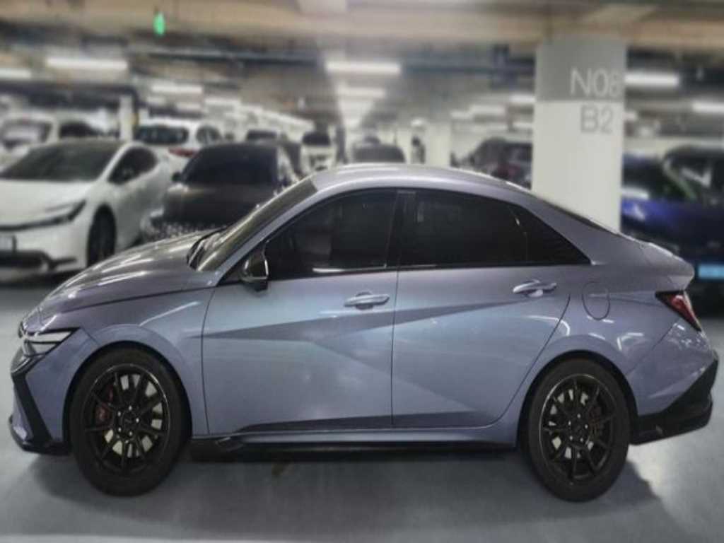 HYUNDAI Avante - Vista 2