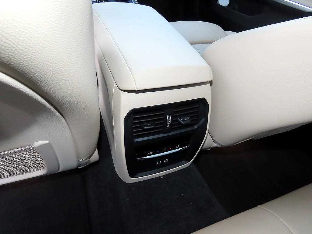 BMW 3 series 2022 Negro - Importación desde Corea - HF Imports Iquique - Foto 17