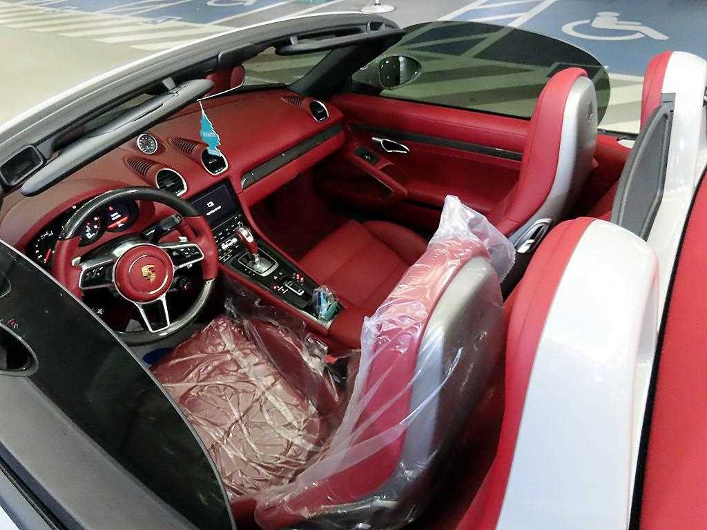 Porsche 718 - Vista 12