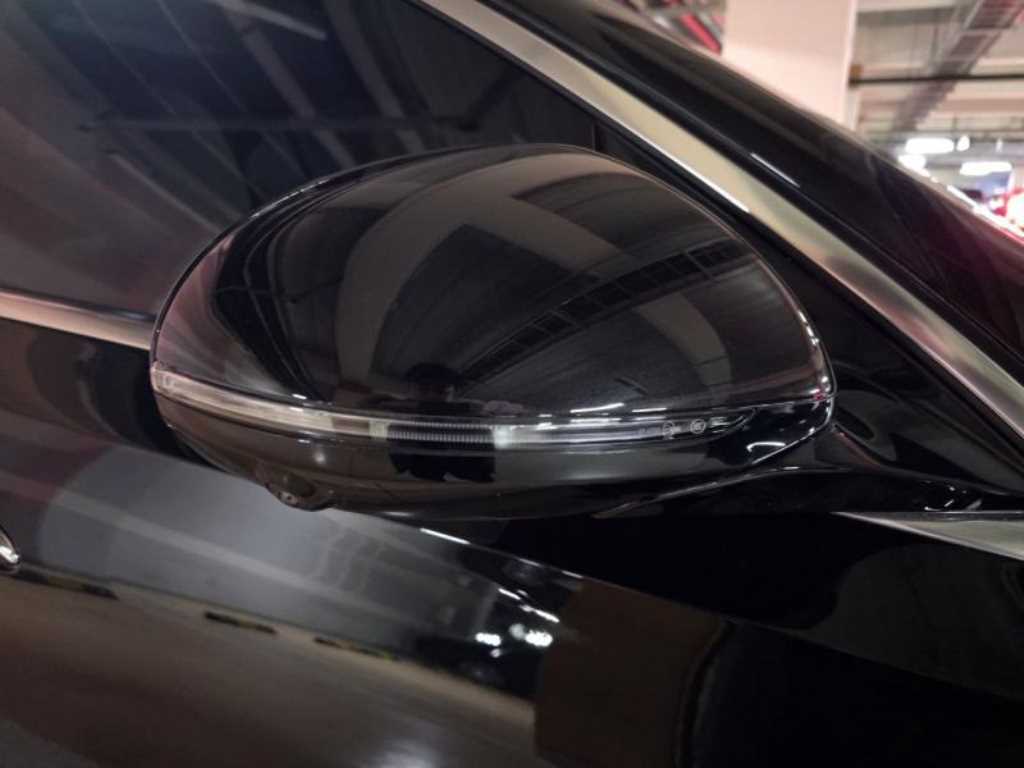 Mercedes Benz E class - Vista 12